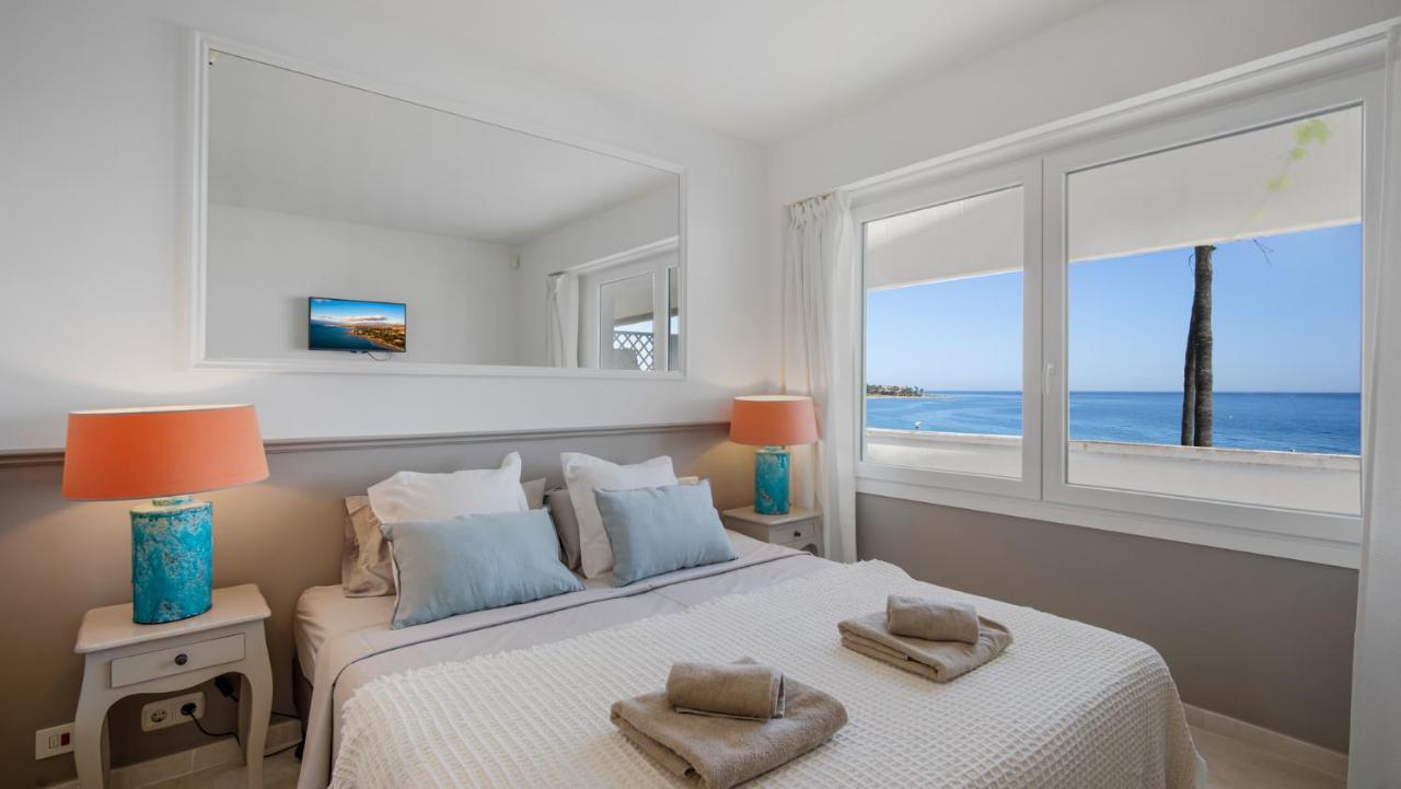Beach-Line Apartment With 3 Bedrooms In Естепона Екстериор снимка