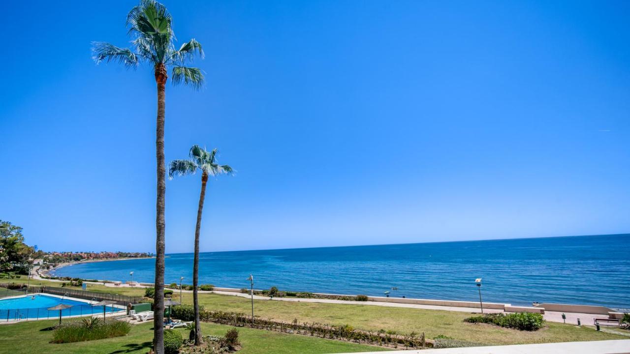 Beach-Line Apartment With 3 Bedrooms In Естепона Екстериор снимка